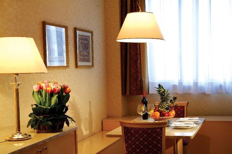Unaway Hotel & Residence Quark Due Milano Phòng bức ảnh