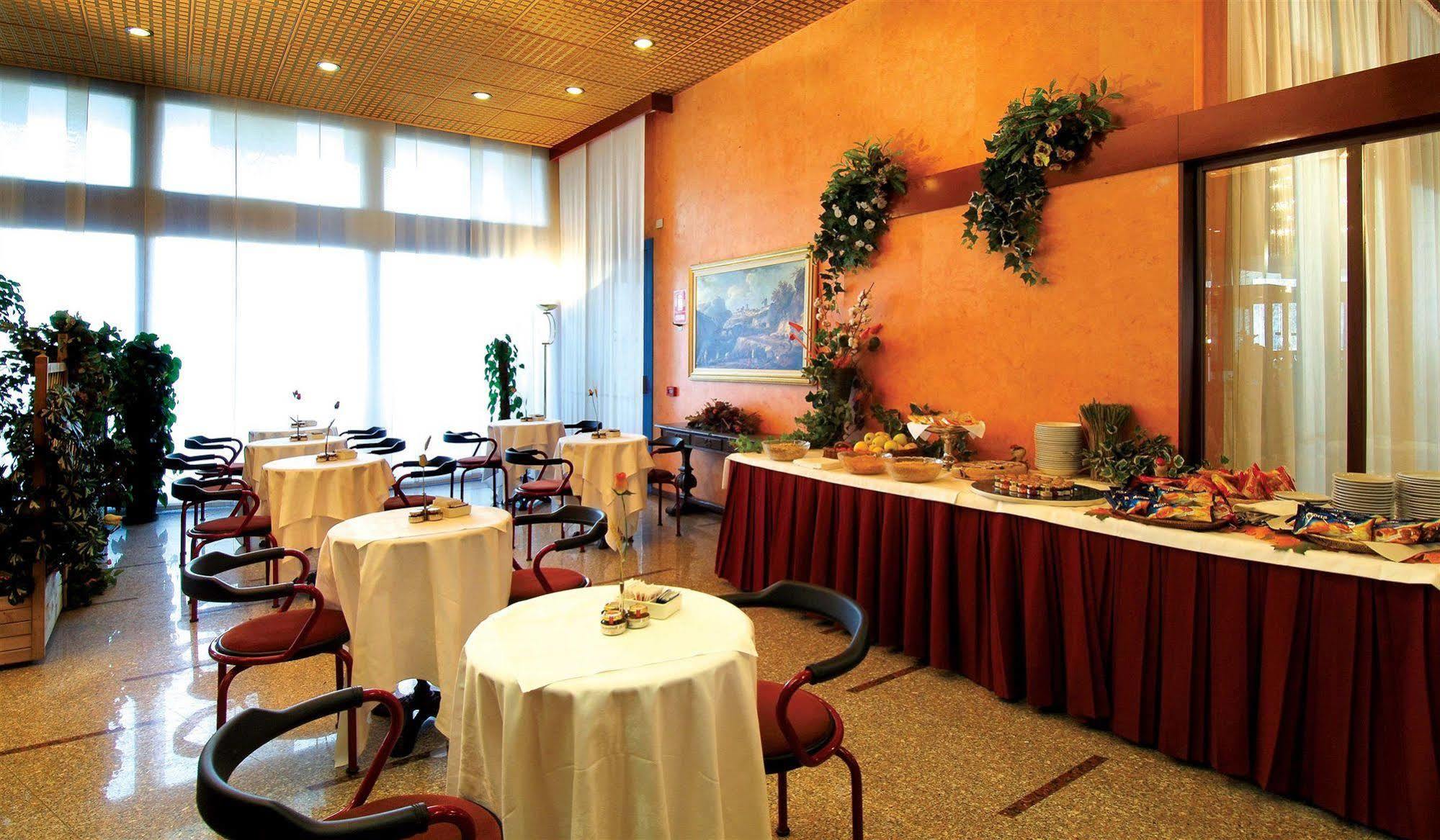 Unaway Hotel & Residence Quark Due Milano Ngoại thất bức ảnh