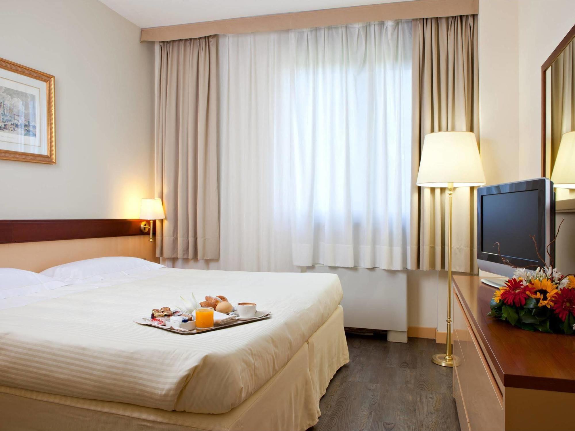 Unaway Hotel & Residence Quark Due Milano Ngoại thất bức ảnh