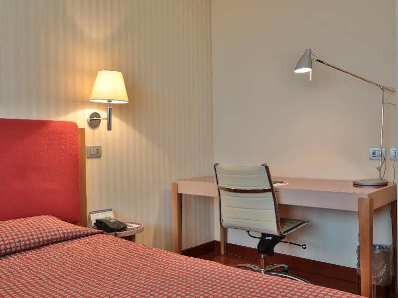 Unaway Hotel & Residence Quark Due Milano Ngoại thất bức ảnh