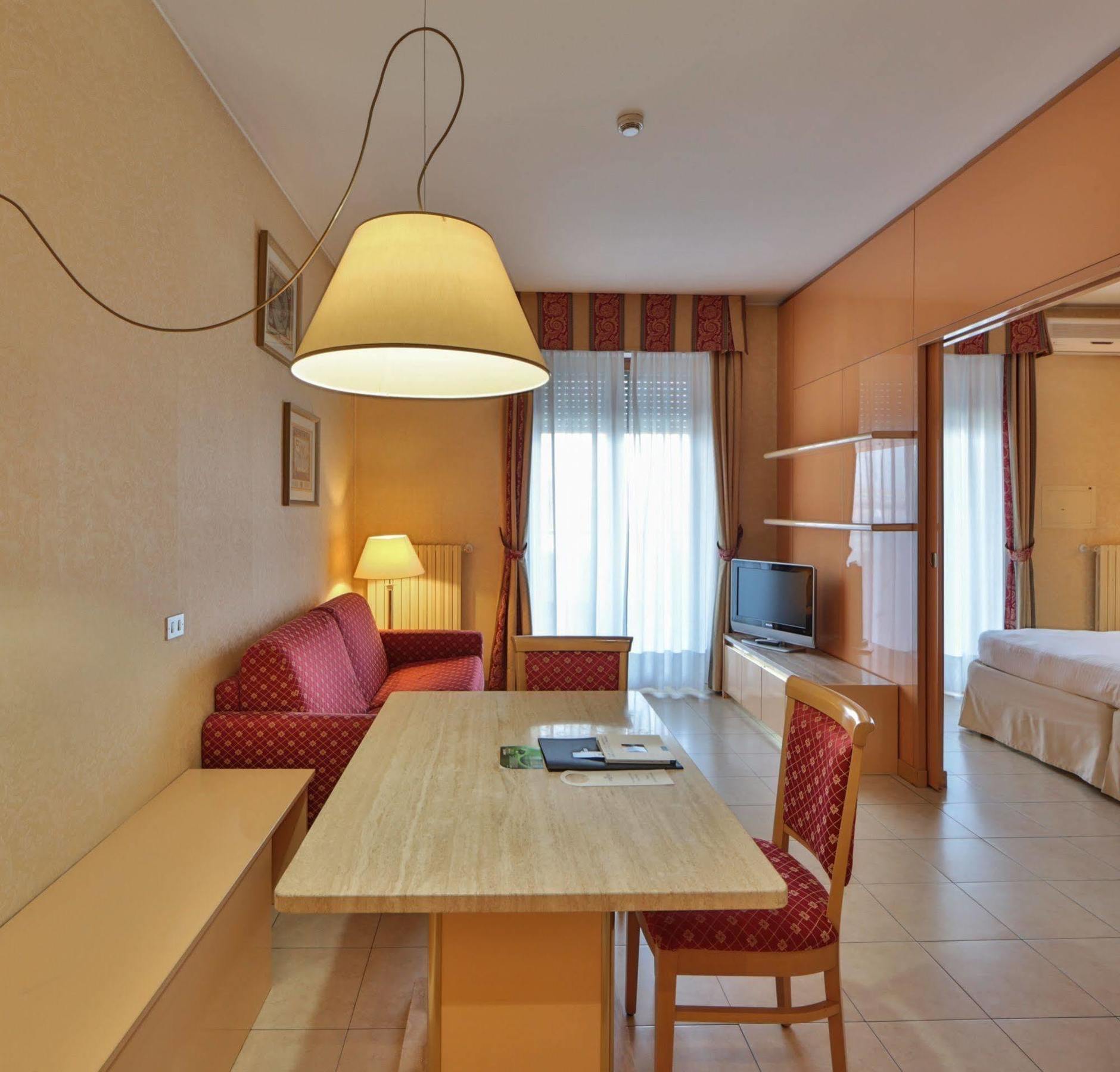 Unaway Hotel & Residence Quark Due Milano Ngoại thất bức ảnh