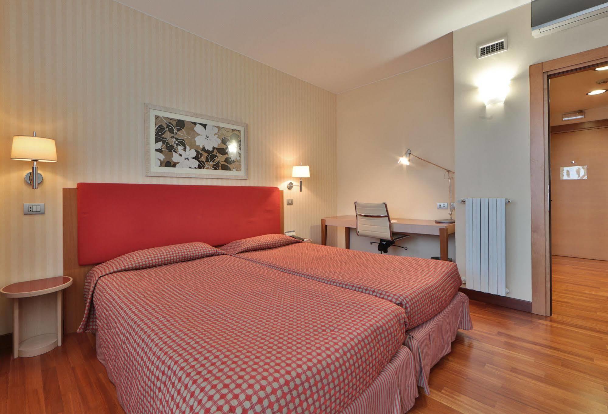 Unaway Hotel & Residence Quark Due Milano Ngoại thất bức ảnh